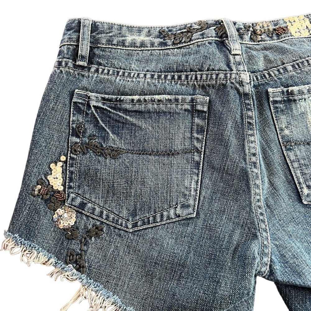 Off The Lip - Womens Embroidered/Beaded Jean Cut Off Shorts Sz. 29"W - Picture 5 of 8